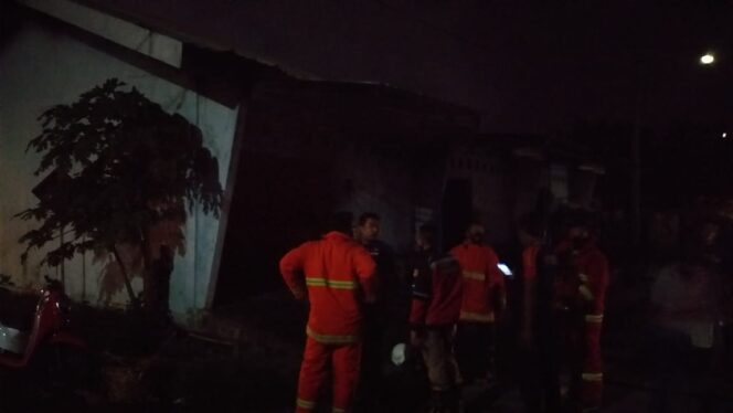 
Kebakaran Hebat Hanguskan Gudang Ikan