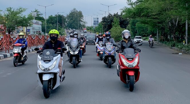 
Mbois, PCX160 City Riding HPCI Surabaya dan Sidoarjo Bareng Ning Surabaya 2018