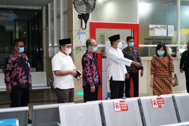 
Gus Ipul Minta Pelayanan di Rumah Sakit Purut Ditingkatkan