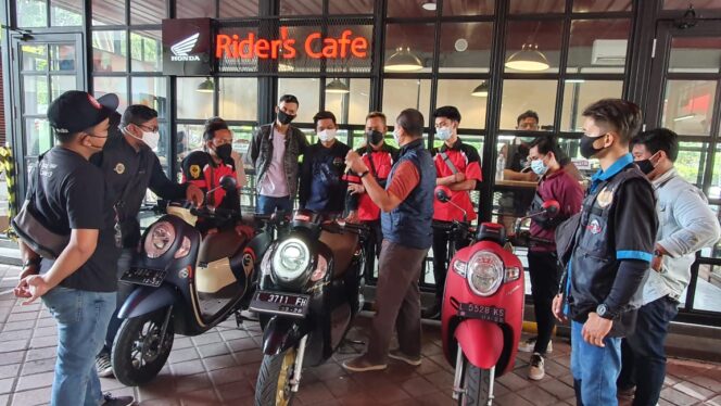 
Nongkrong Kekinian Komunitas Honda di MPM Riders Cafe Surabaya Saja