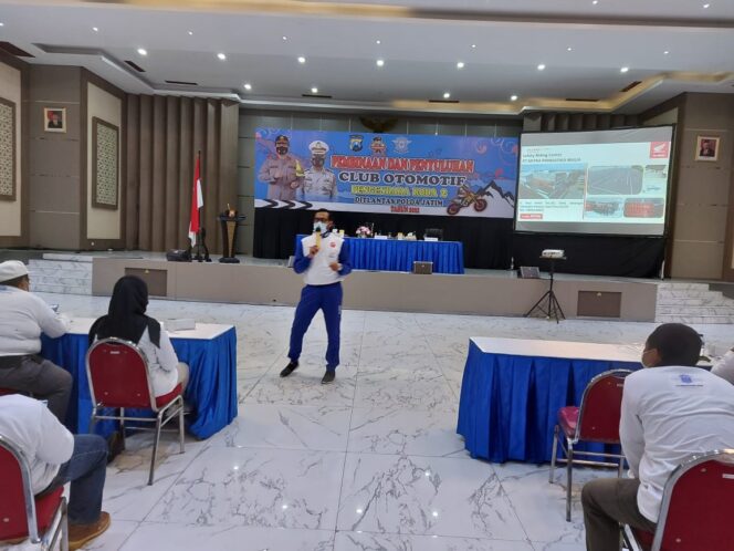 
Ditlantas Polda Gandeng MPM Honda Jatim Sosialisasikan Etika Berlalu Lintas ke Komunitas Motor