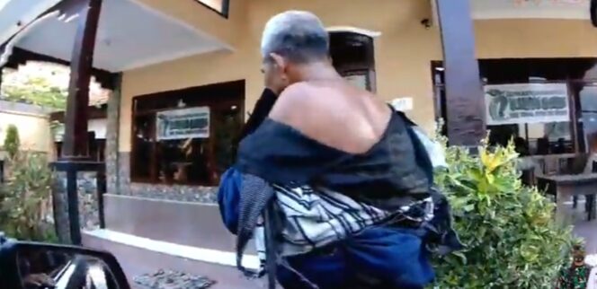 
Pria di Probolinggo Dihajar Warga di Area Pasar Sapi Probolinggo , Ada Apa??