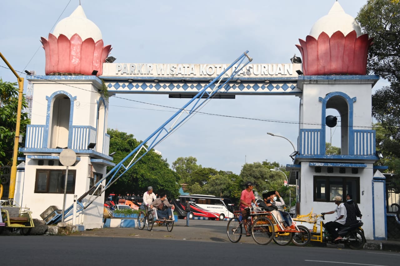 Kunjungi Fasilitas Umum di Terminal Wisata Religi, Gus