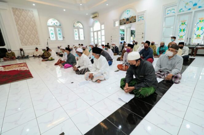 
Wali Kota Probolinggo Bolehkan Salat Ied, Dengan Catatan Taat Prokes