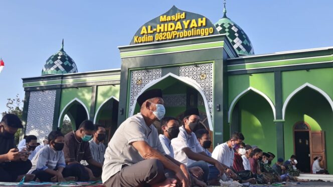 
Pelaksanaan Salat Id Masjid Al Hidayah Terapkan Protokoler Kesehatan Ketat
