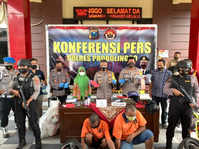 
Polres Probolinggo Bekuk  2 Alap-alap  Maling Motor Lintas Daerah