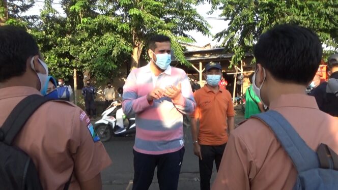 
Cegah Klaster Sekolah, Wali Kota Probolinggo Terus Pantau Pembelajaran Tatap Muka