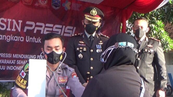 
Satlantas Polres Probolinggo Genjot Percepatan Vaksin Covid-19