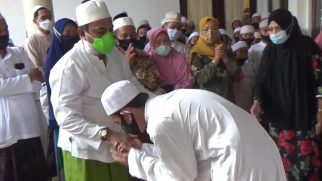 
Ponpes Raudhatul Jannah Probolinggo Kembali Berikan Beasiswa untuk Santrinya yang Belajar ke Negeri Yaman