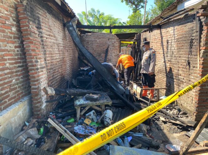 
Terjebak Api, Pemilik Toko Peracangan di Probolinggo Tewas Terbakar