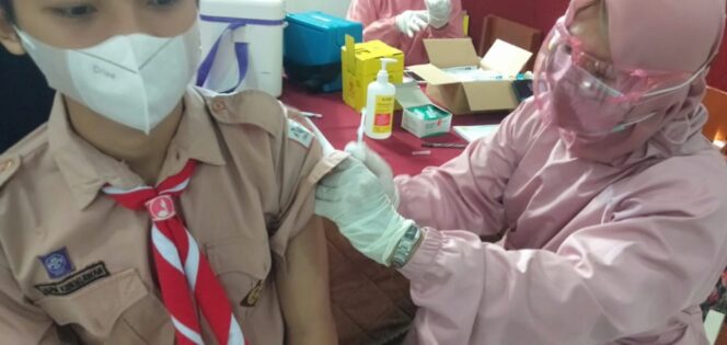 
Pelajar SMP di Kota Probolinggo Mulai Divaksin