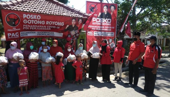 
PDIP Kota Probolinggo Launching Posko dan  Pembagian Sembako