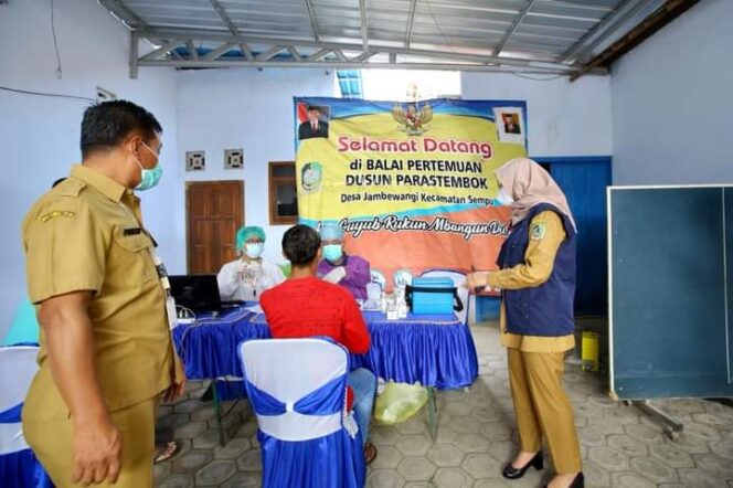 
Sehari  Hampir 1000 Orang Divaksin, Upaya Bupati Banyuwangi Lindungi Warganya dari Covid-19