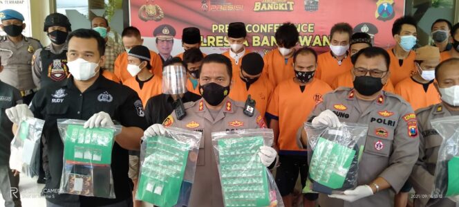 
Polresta Banyuwangi Amankan Puluhan Orang Budak Narkoba