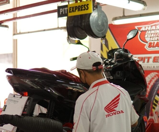 
September Ceria, Berkendara pun Ceria Setelah Pengecekan Gratis di Bengkel Astra Honda