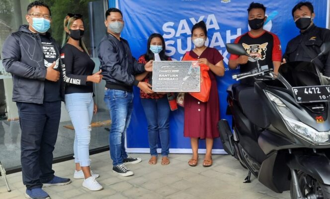 
Pecinta Honda PCX Banyuwangi Turing Sambil Berbagi