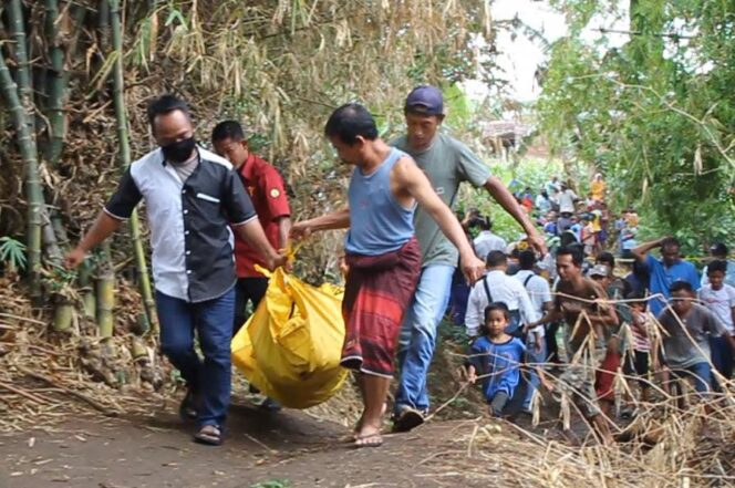 Mayat Terapung di Sungai, Gegerkan Warga   Probolinggo