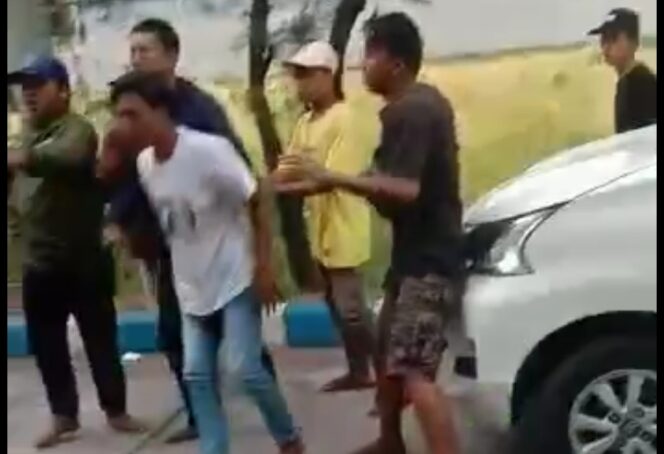 
Viral, Tawuran Sekelompok Remaja di Probolinggo