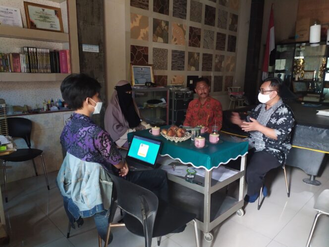 
Pengendalian Industri Kecil dan Menengah Berbasis Dashboard Management System Terintegrasi di BUMDES Ngingas