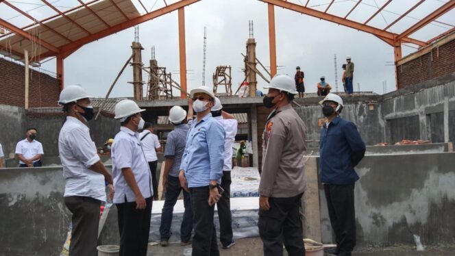 
Satgas Percepatan  Ekonomi  Nasional Sidak Pembangunan Pasar Tongas