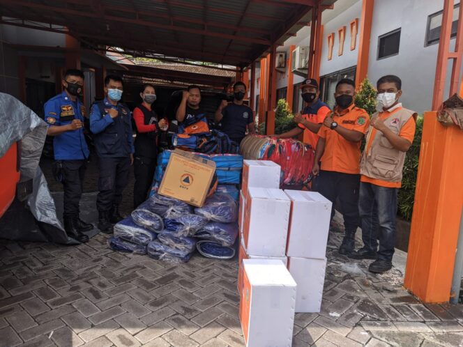 
Pemkot Pasuruan Kerahkan Tim Terlatih Bantu Korban Erupsi Semeru