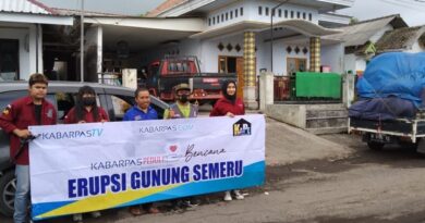 Tim Kabarpas Peduli Datang, Anak-anak Korban Erupsi Semeru Senang