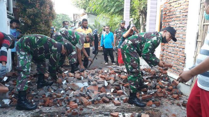 
Mufakat, Tembok di Tengah Gang di Kota Probolinggo Dibongkar
