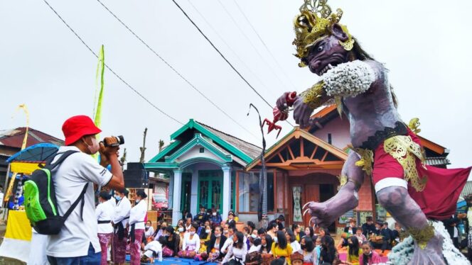 Jelang Perayaan Nyepi, Umat Hindu di Tosari Gelar Pawai Ogoh-ogoh