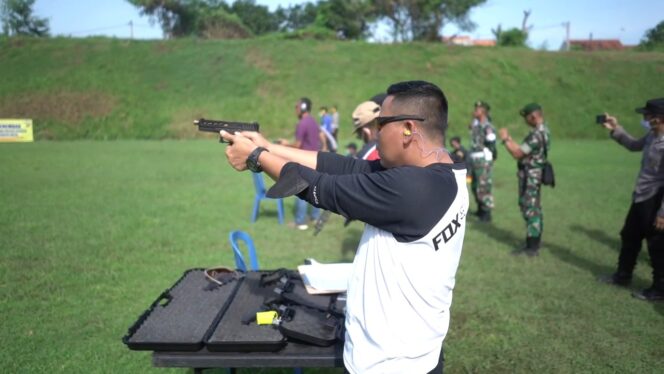 Asah Ketrampilan dan Profesinoanlisme, Anggota Polres Probolinggo Kota Rutin Latihan Menembak
