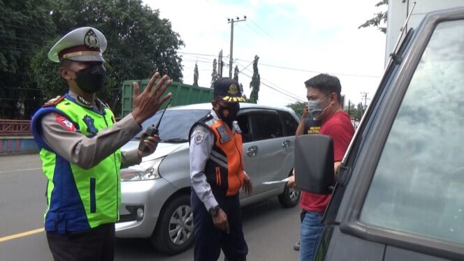 Truk ODOL Melintas, Satlantas Polres Probolinggo Kota Lakukan Ini