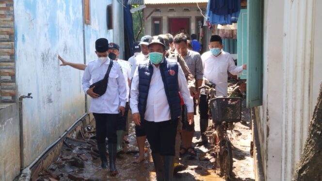 Sambangi Korban Banjir, Wabup Gus Mujib : Kami Akan Terjunkan Tim Healing