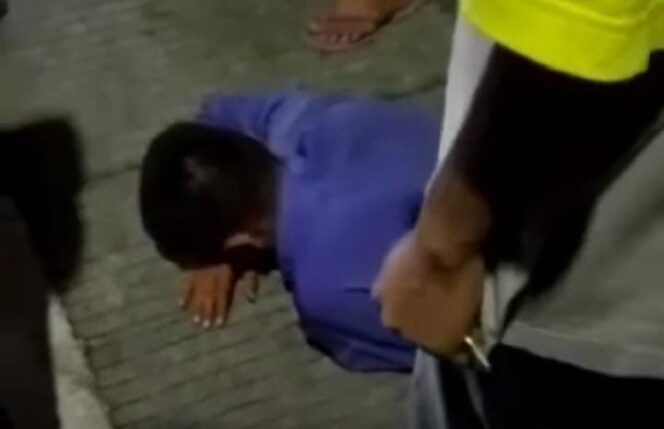 Pura-pura Beli Kopi, Pria Ini Nyonyor Dimassa Usai Kepergok Curi Tas di Pasuruan