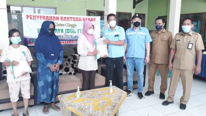 
Jelang Lebaran PT BJB Salurkan Bantuan Beras ke Masyarakat