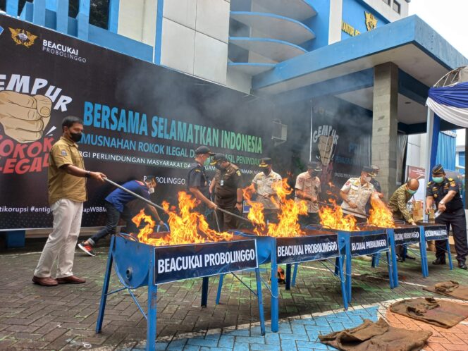 
Bea dan Cukai Probolinggo Musnahkan Jutaan Barang Ilegal