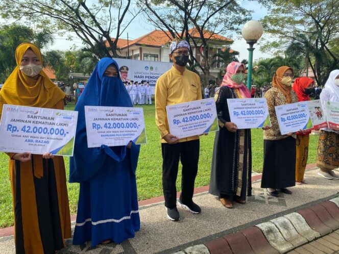 
Peringatan HARDIKNAS 2022, BPJAMSOSTEK Pasuruan Bayarkan Klaim Kepada Ahli Waris Peserta BPU