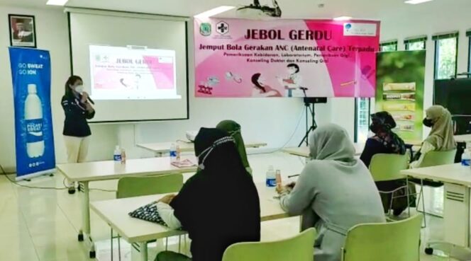 
Otsuka Bersama Puskesmas Kejayan Jemput Bola Gerakan ANT-Antenatal Care Terpadu ( Jebol Gerdu)