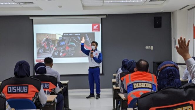 
MPM Honda Jatim Gelar Pelatihan #Cari_Aman Untuk Dinas Perhubungan Kabupaten Sidoarjo
