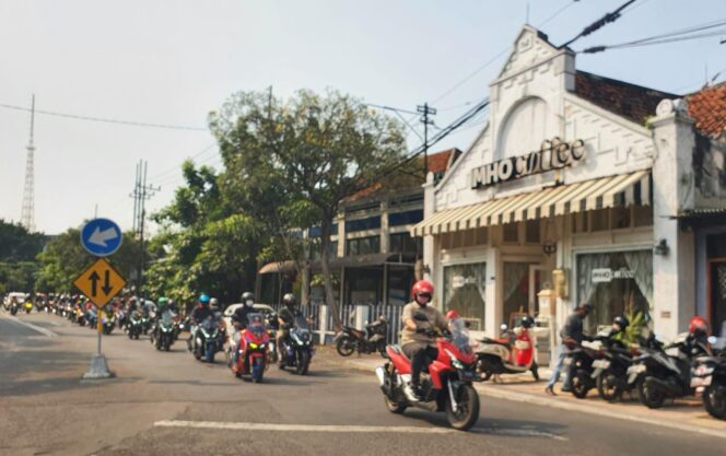 
Komunitas Honda ADV Surabaya Kopdargab dan Riding Bersama New Honda ADV 160