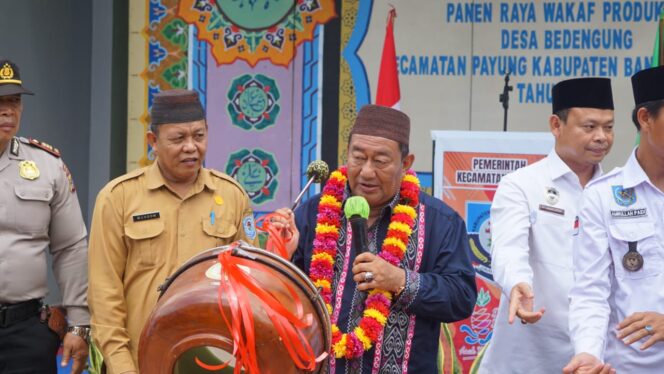 
Optimalkan Aset Wakaf, Kemenag Gelar Panen Raya Kelapa Sawit
