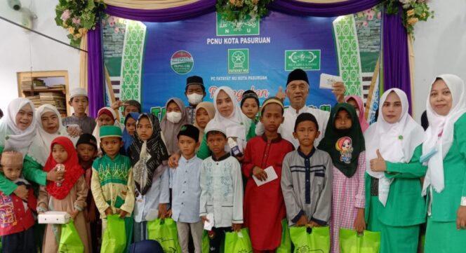 
PC Fatayat NU Kota Pasuruan Santuni Puluhan Anak Yatim
