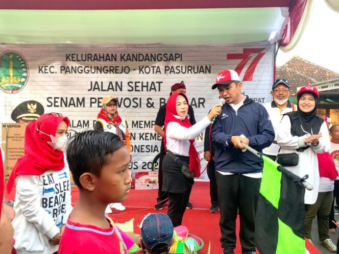 
Meriahkan HUT RI ke-77, Mas Adi Jalan Sehat Bareng Warga Kelurahan Kandang Sapi