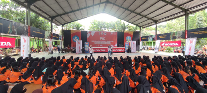
Berikan Edukasi #Cari_Aman Untuk Peserta Honda DBL East Java Series South Region