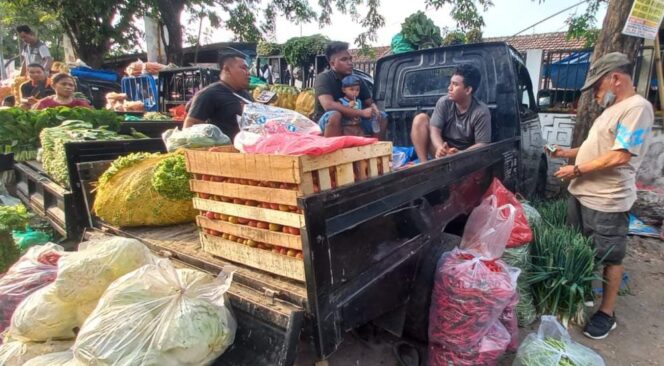 
Kenaikan BBM Bikin Harga Sayuran hingga Cabai Ikutan Naik