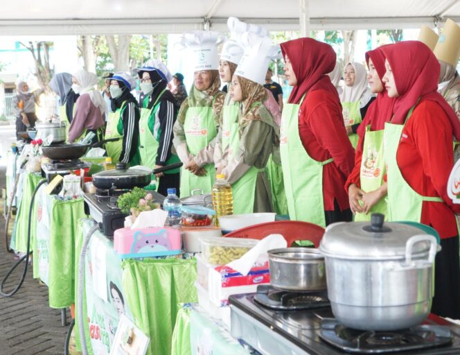 
Lomba Masak, Jadi Pembuka Rangkaian Acara Temu Alumni Akbar Ke-3 Pesantren Ngalah