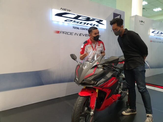 
New CBR250RR Berkarakter Big Bike Hadir untuk Pecinta Supersport Malang
