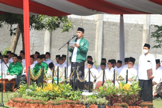
Wawali Mas Adi Pimpin Apel Bersama Hari Santri Nasional 2022