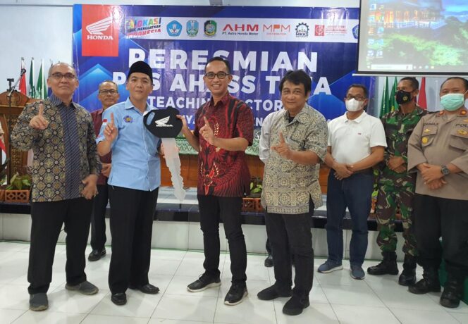 
Pertama di Jatim, MPM Honda Resmikan Program Vokasi Berbasis TEFA di SMK Muhammadiyah 2 Genteng