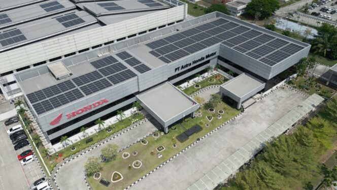 
Dukung EBT, AHM Pasang Solar Panel 8.760 kWp