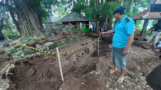 
Heboh! Warga Prigen Temukan Bangunan Situs Candi