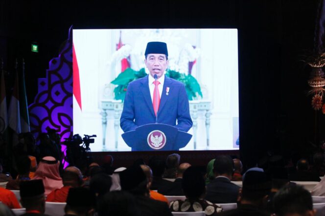 
Buka Forum R20, Jokowi: Tokoh Agama yang Berbeda Jadi Bagian Penting Persatuan Indonesia